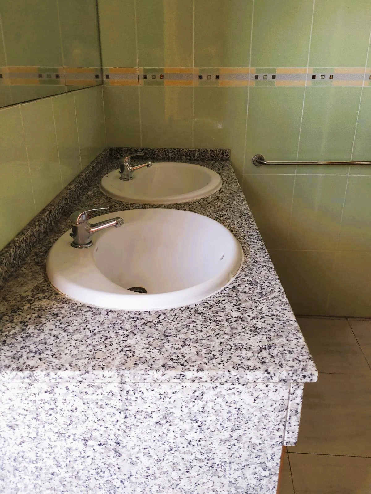 Local multifuncional en planta baja con excelente accesibilidad y espacio exterior - Bellreguard