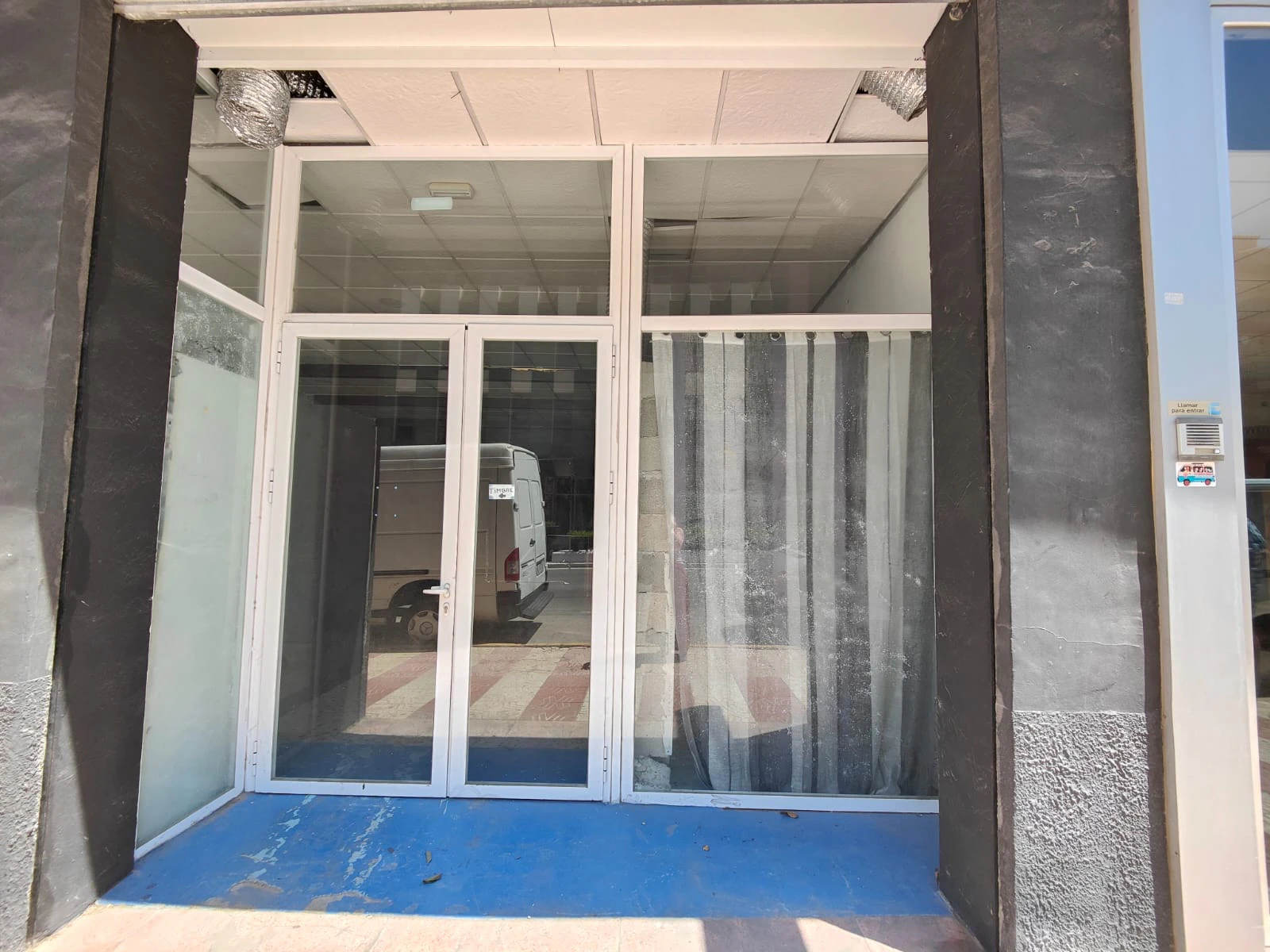 Espacioso Local Comercial - Teulada