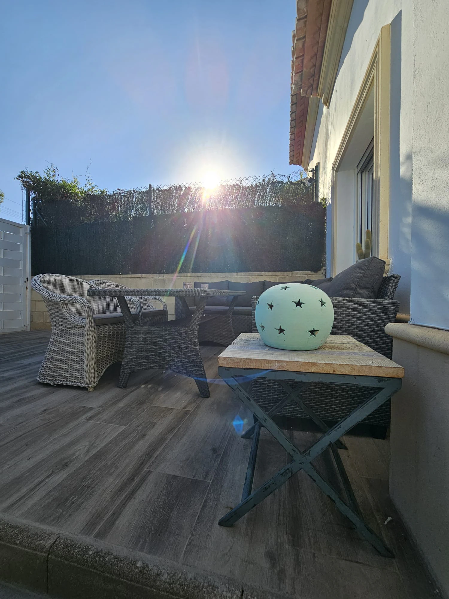 Casa adosada en venta en Benitachell con 2 dormitorios y piscina comunitaria.