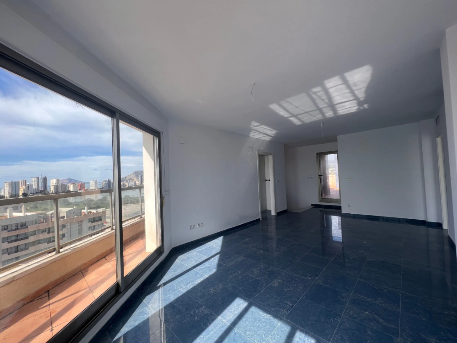 Duplex penthouse met zeezicht te koop in Playa De La Fossa, Calpe