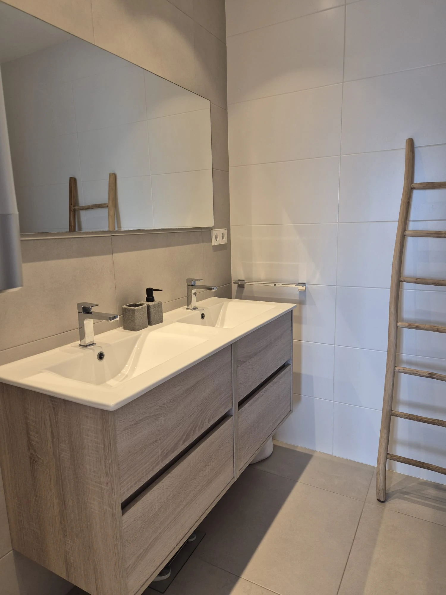 Exklusive renovierte Wohnung mit Meerblick in Moraira – Jährliche Vermietung