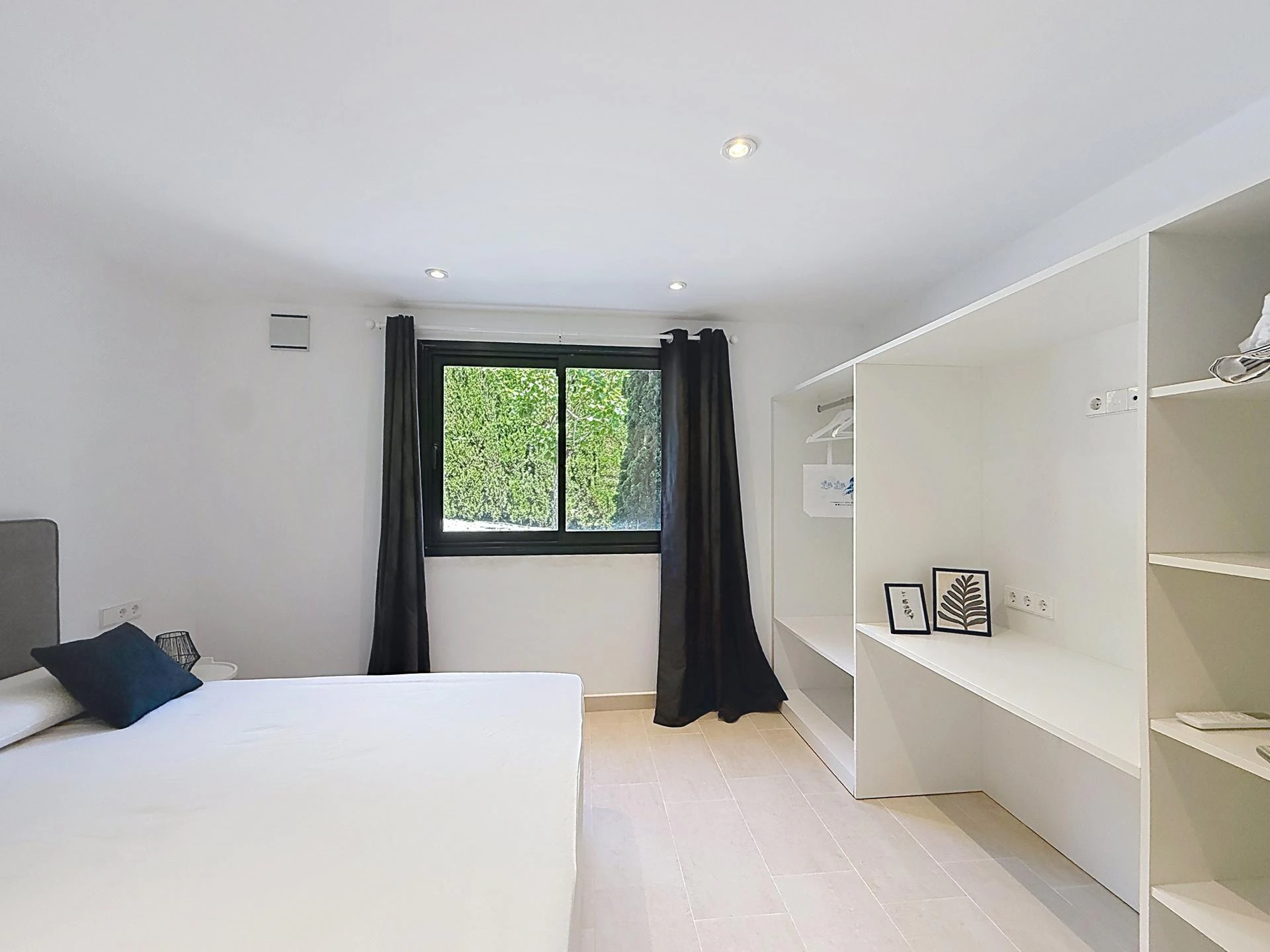 Villa contemporánea con vistas al mar y piscina desbordante privada en Residencial Magnolias, Cumbre del Sol