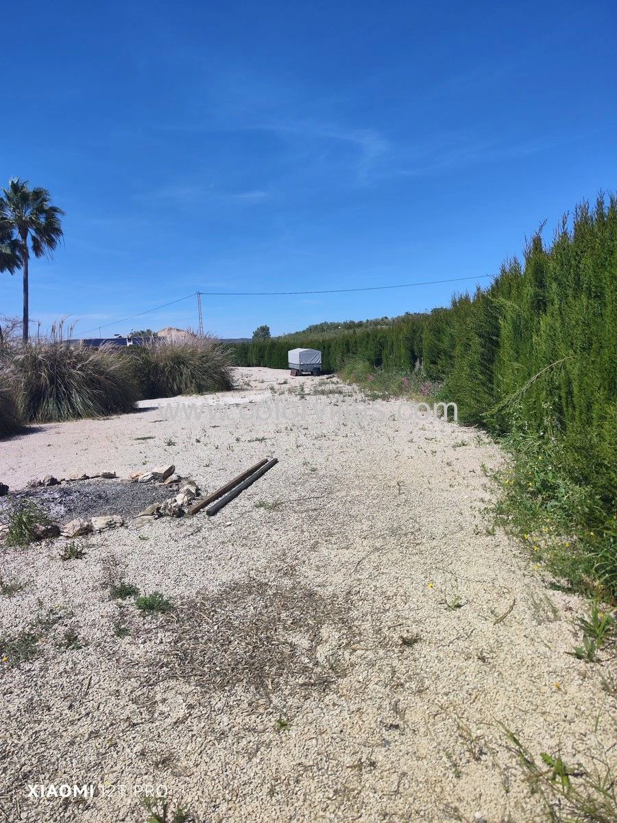 Finca reformada con piscina privada, gran parcela llana y placas solares - Teulada