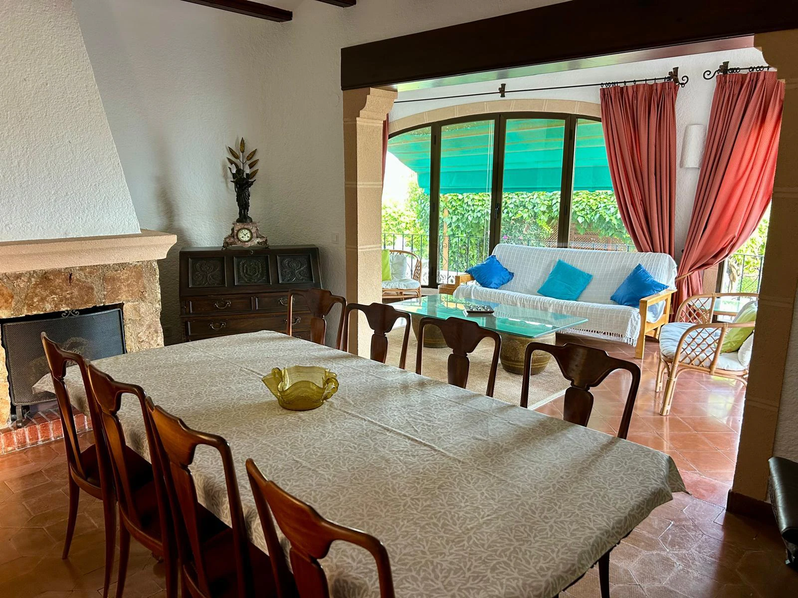 Villa mediterránea con encanto y vistas abiertas al Montgó – Jávea