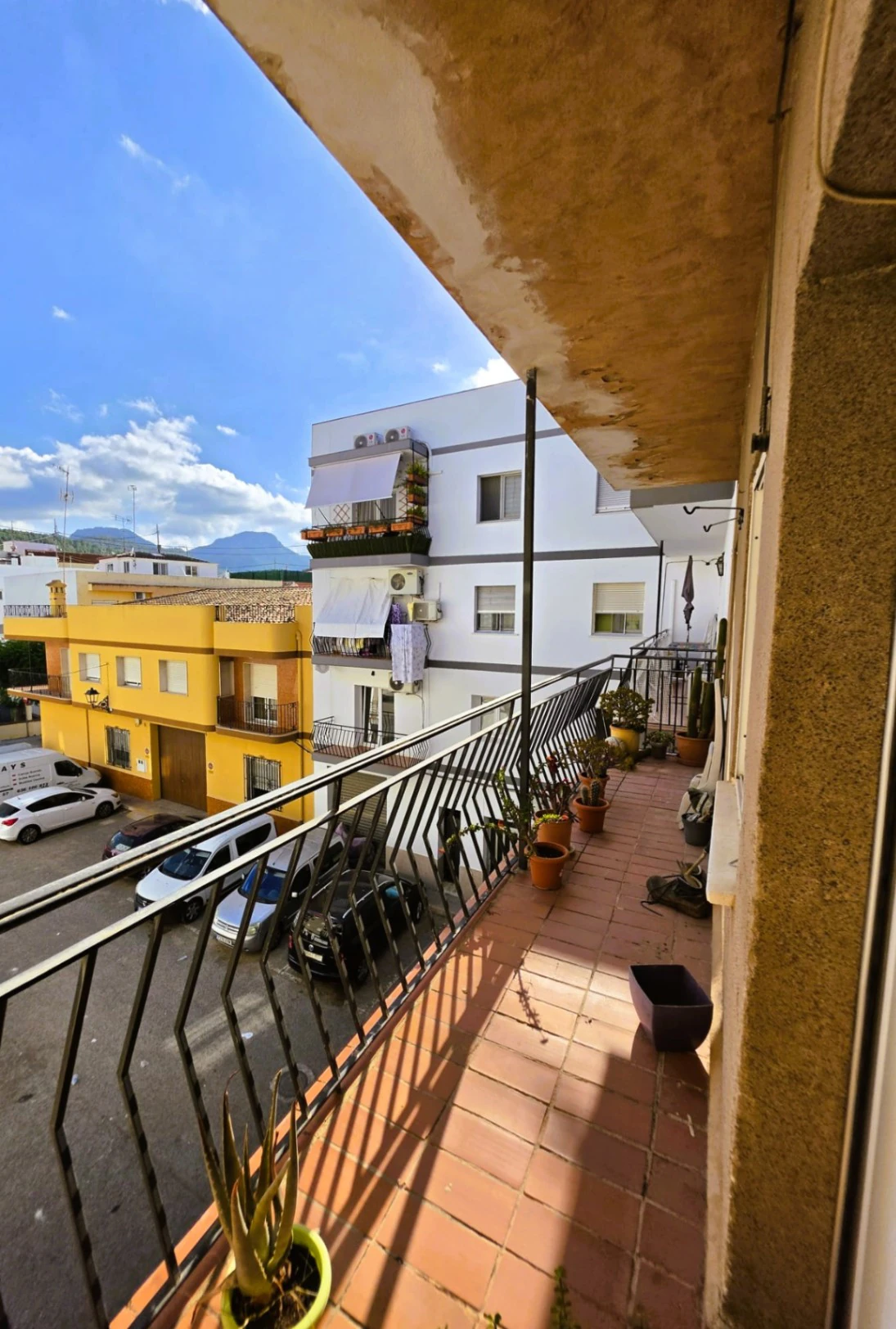 Amplio apartamento de 4 habitaciones en venta - Jalón