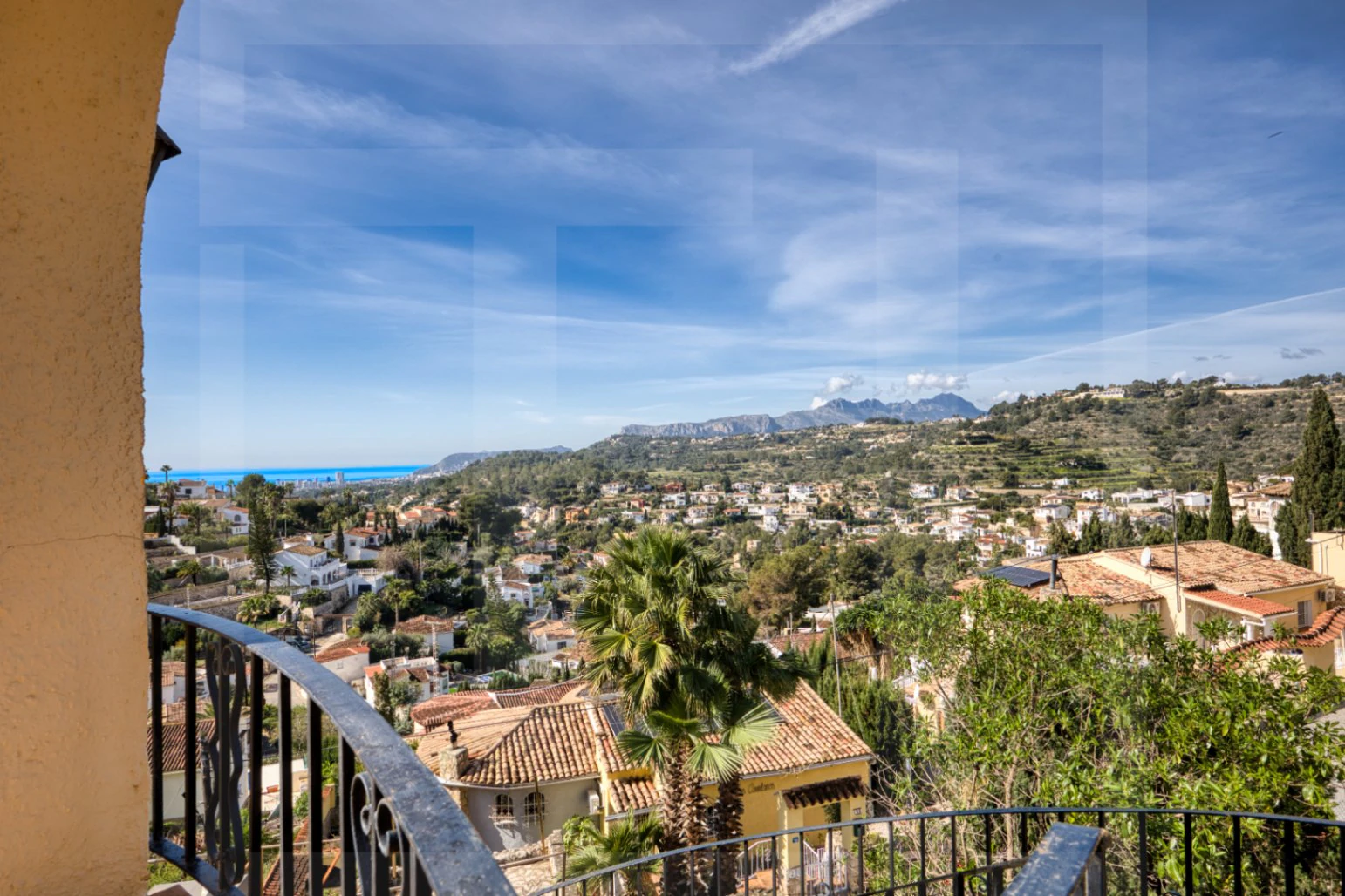 Villa mediterránea con vistas abiertas al mar en Montemar, Benissa