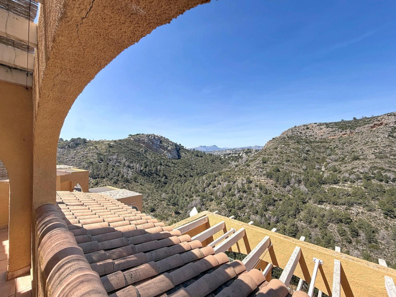 Cumbre del Sol Pueblo Montecala apartamento planta alta con vistas a la montaña
