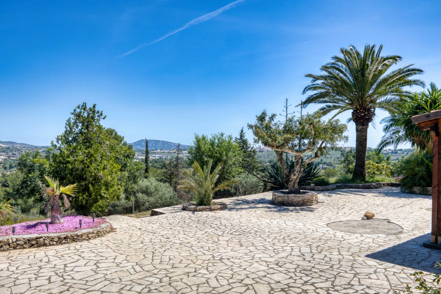 Luxury Countryside Villa for Sale in Benissa with Sea Views, Guest Apartment  4,000m² Plot