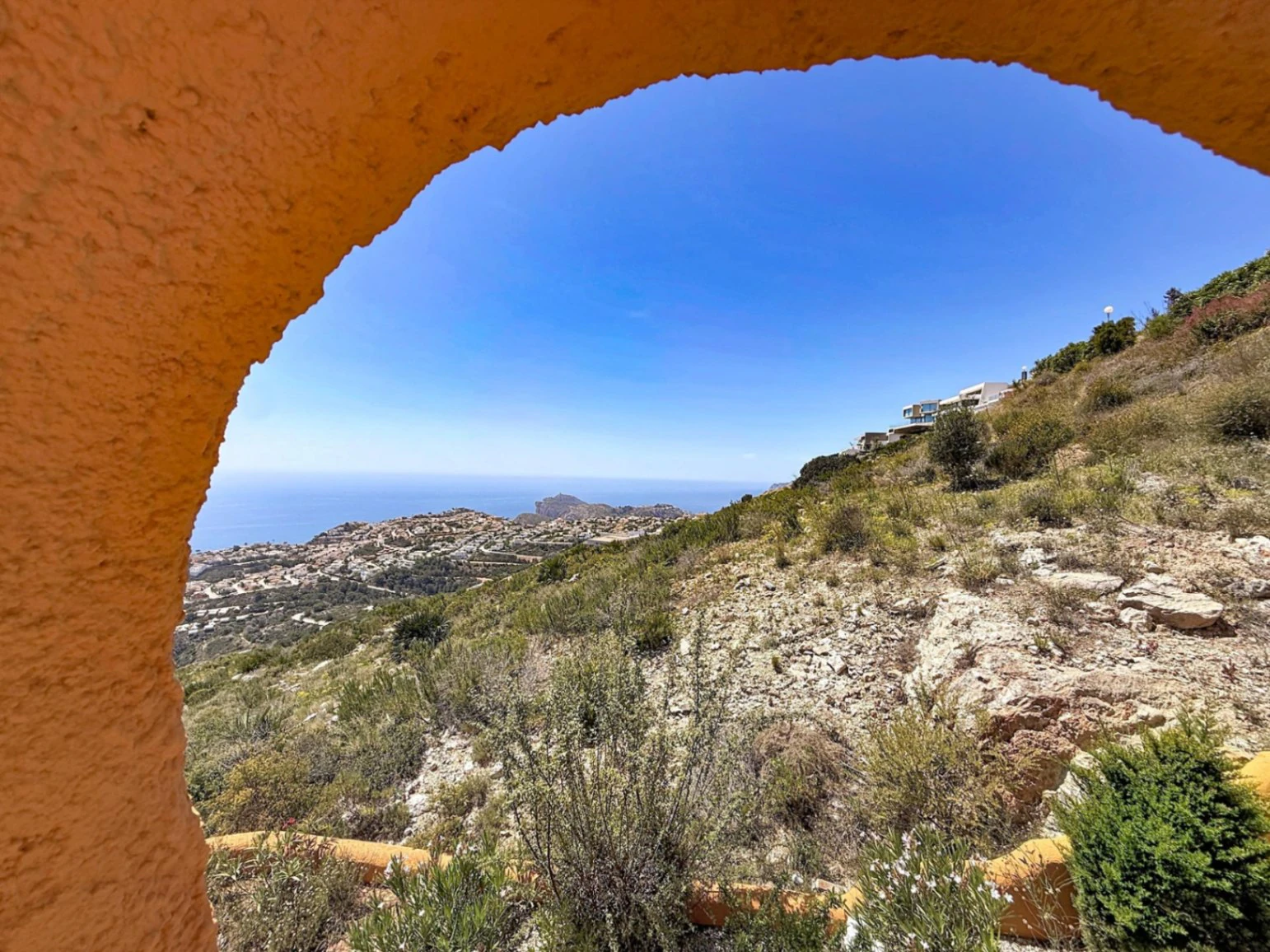 Apartamento dúplex en Pueblo Panorama, Cumbre del Sol, con vistas al mar y al Portet de Moraira