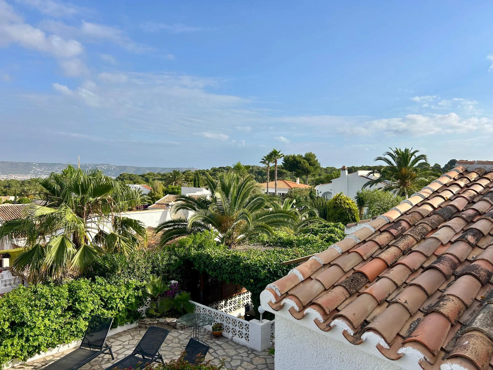 Villa mediterránea con encanto y vistas abiertas al Montgó – Jávea