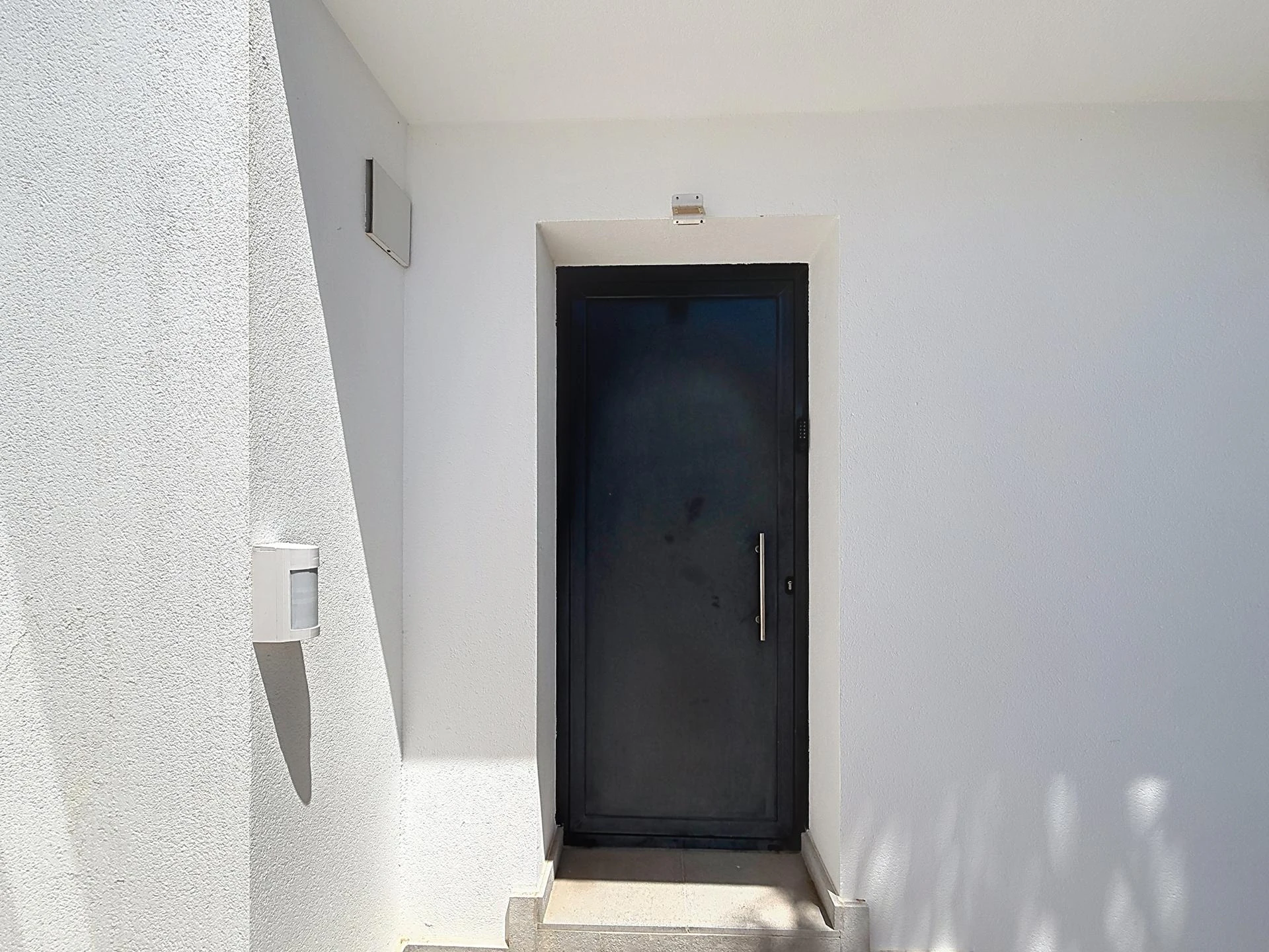 Villa contemporánea con vistas al mar y piscina desbordante privada en Residencial Magnolias, Cumbre del Sol
