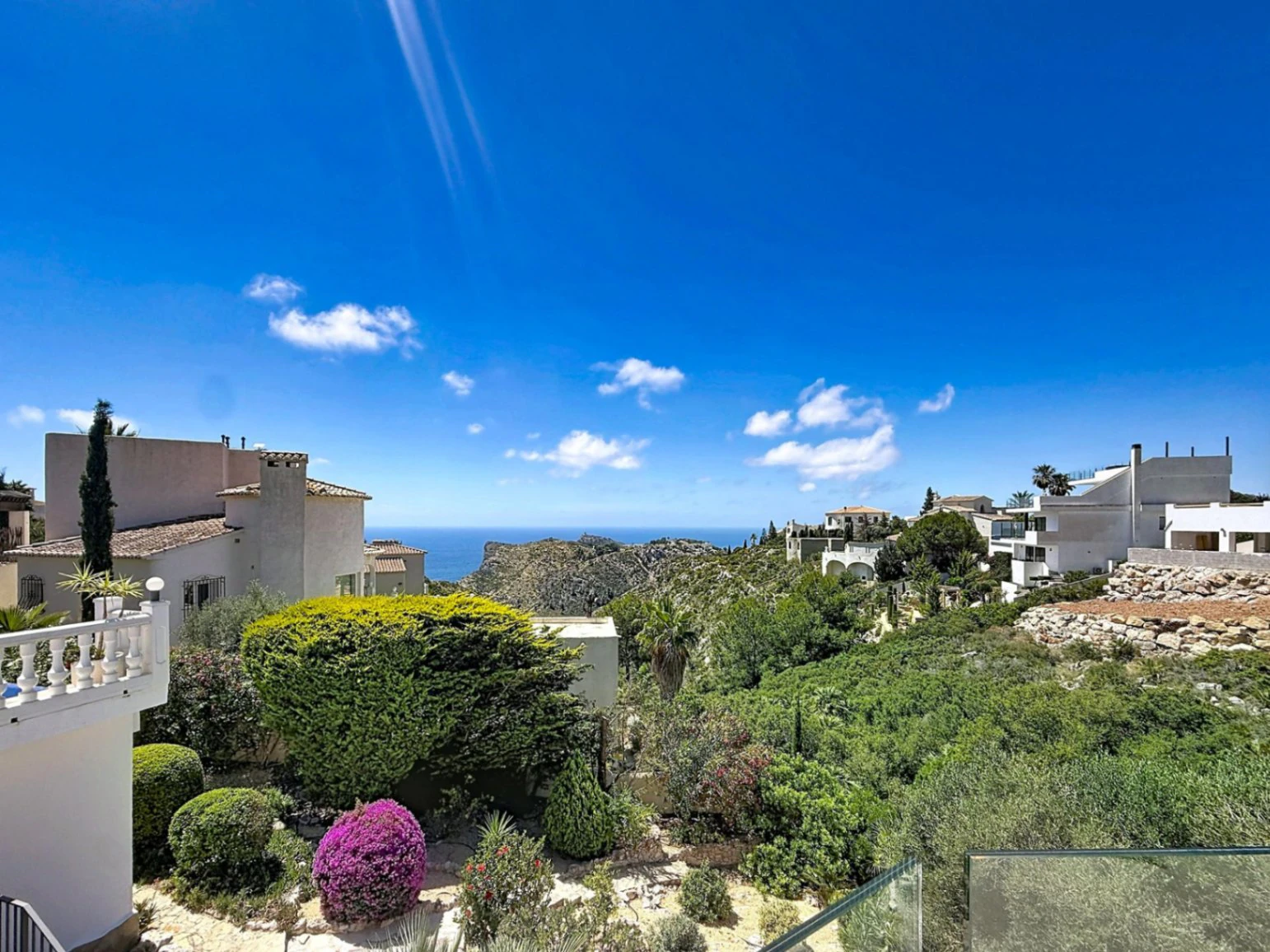 Villa independiente con vistas al mar y piscina climatizada Kalmias Cumbre del Sol Costa Blanca Norte