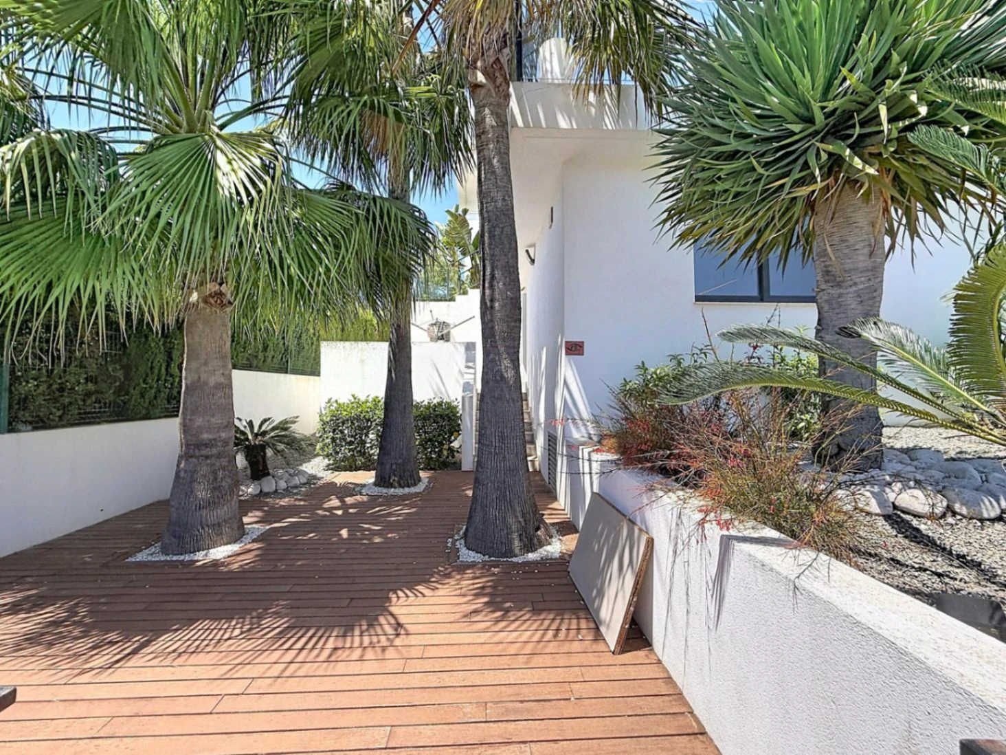 Villa contemporánea con vistas al mar y piscina desbordante privada en Residencial Magnolias, Cumbre del Sol