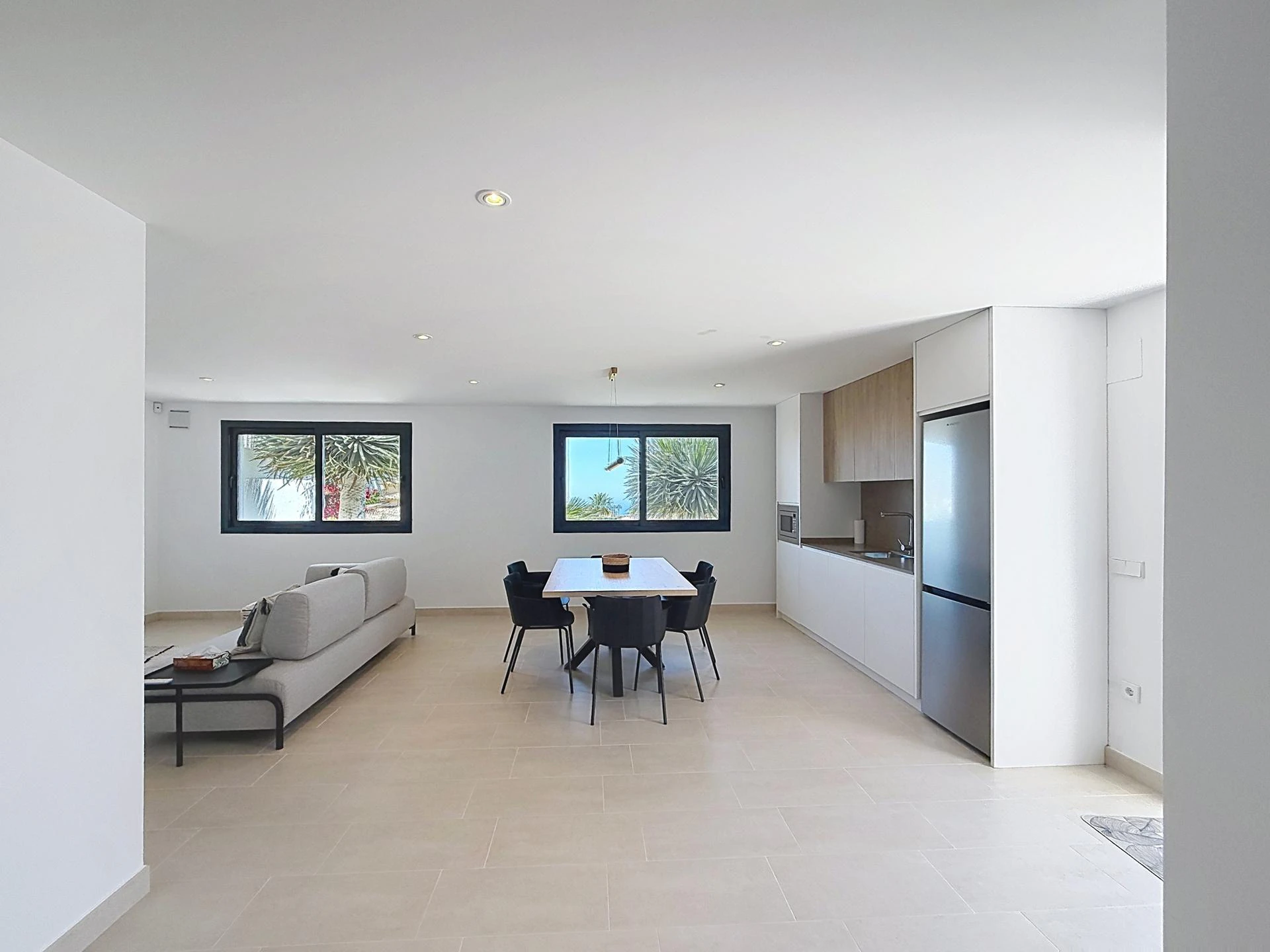 Villa contemporánea con vistas al mar y piscina desbordante privada en Residencial Magnolias, Cumbre del Sol