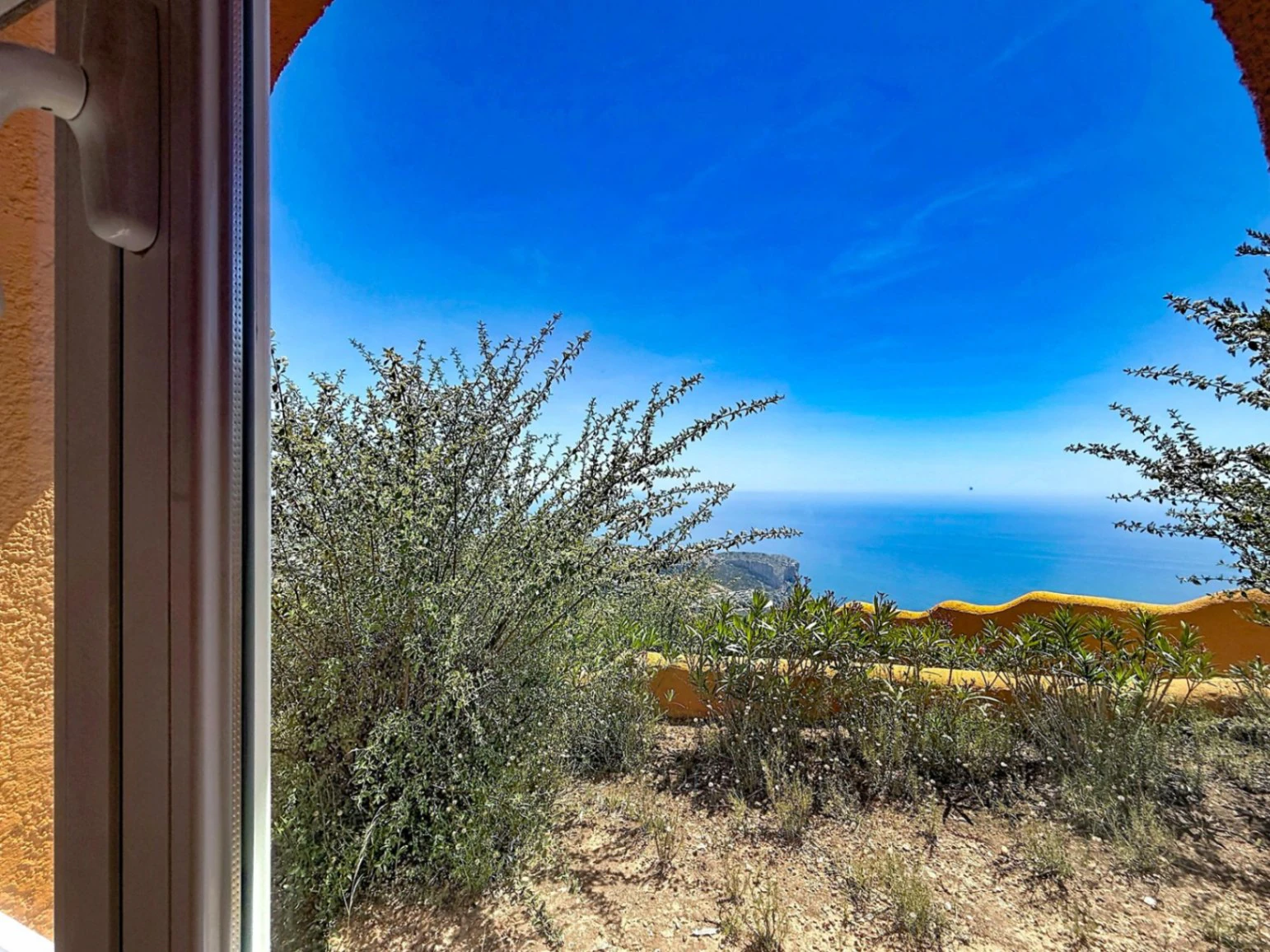 Apartamento dúplex en Pueblo Panorama, Cumbre del Sol, con vistas al mar y al Portet de Moraira
