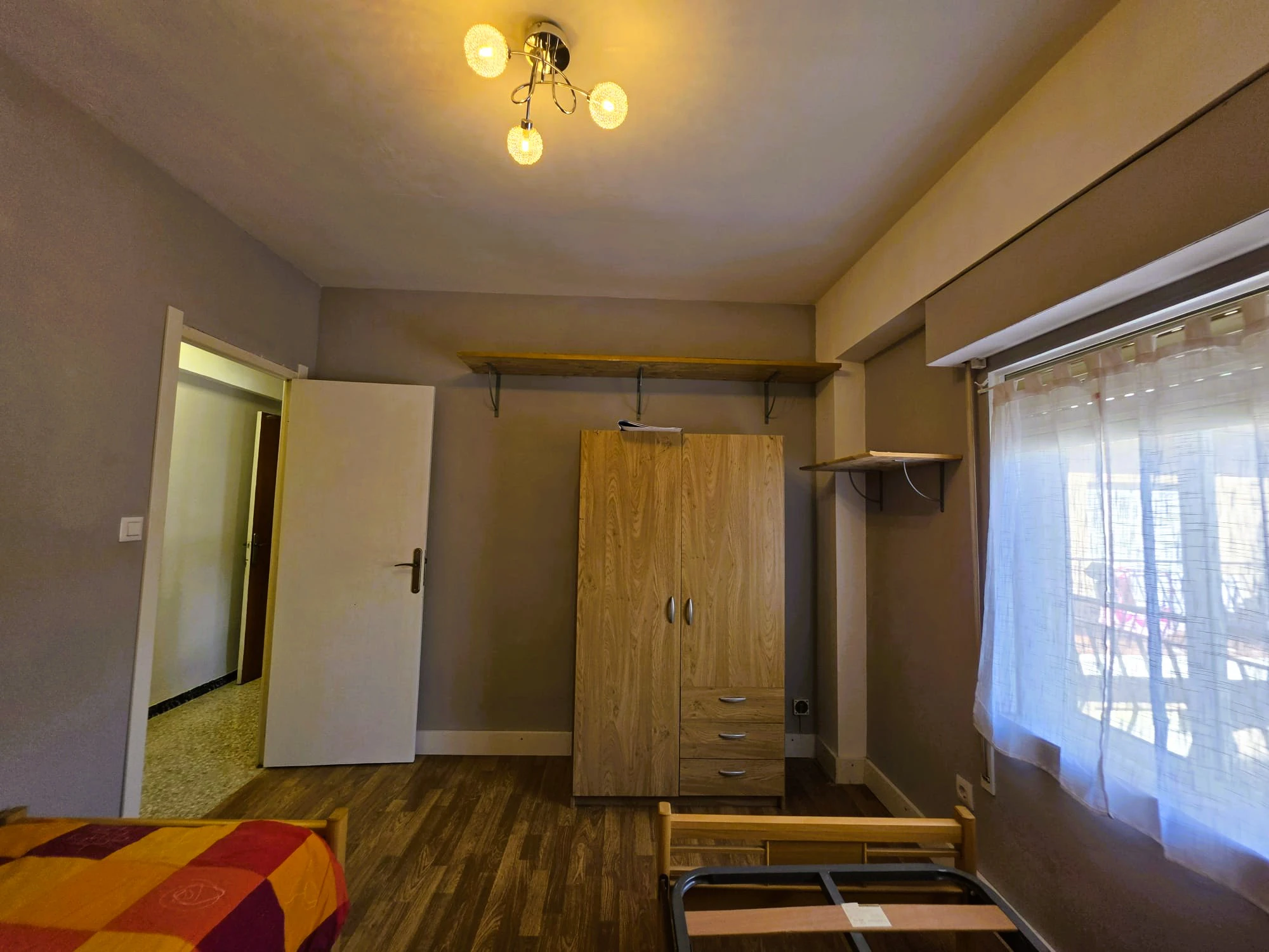 Amplio apartamento de 4 habitaciones en venta - Jalón