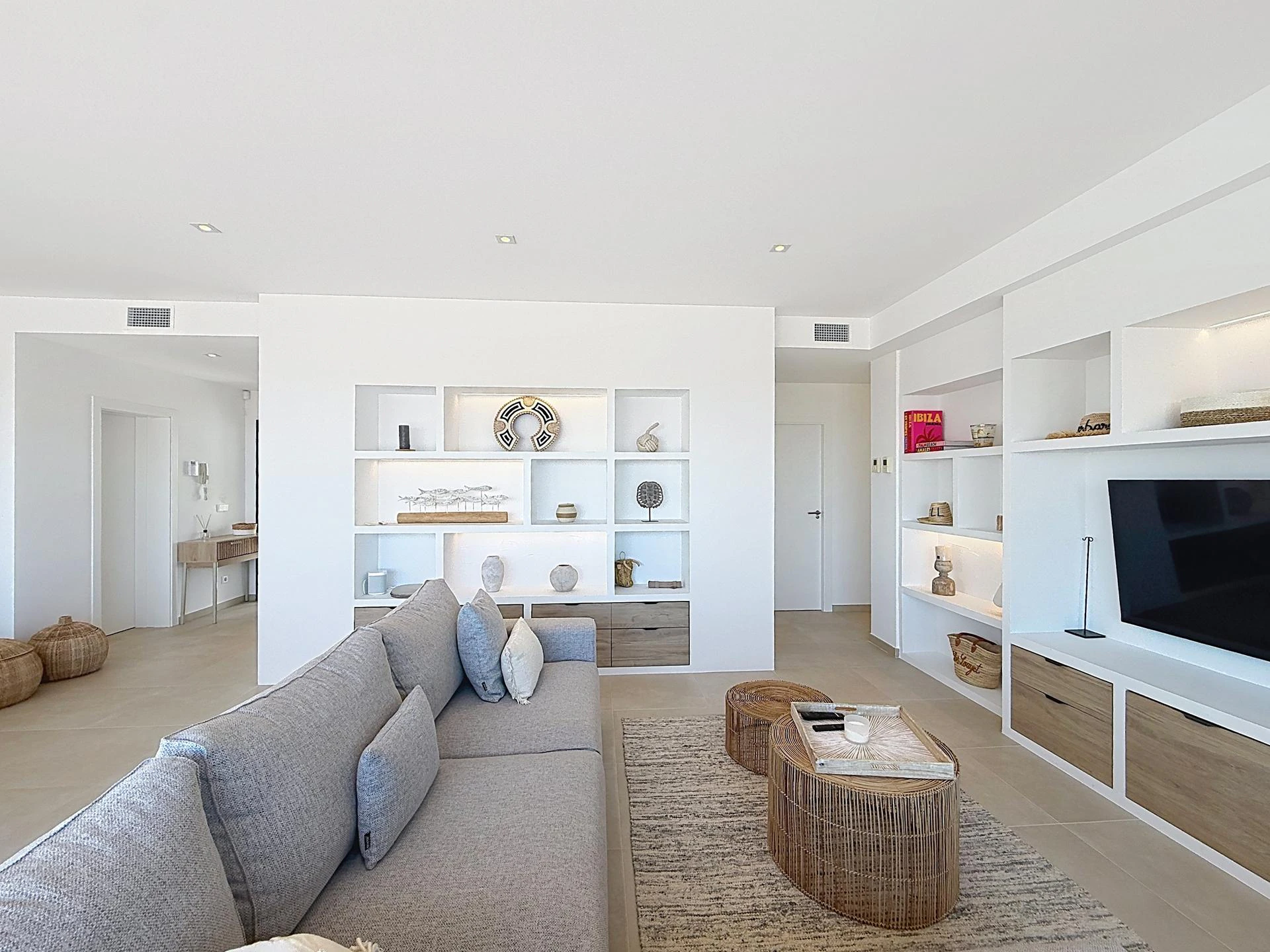 Villa contemporánea con vistas al mar y piscina desbordante privada en Residencial Magnolias, Cumbre del Sol