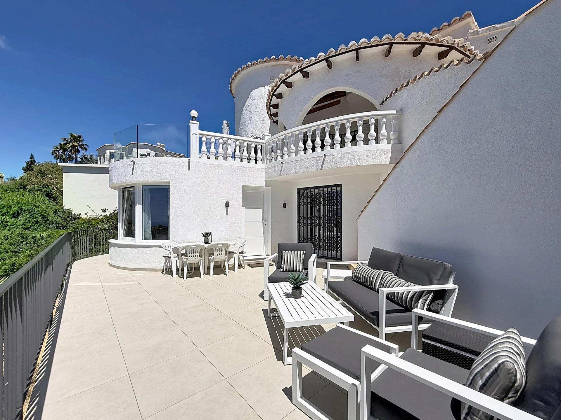 Villa independiente con vistas al mar y piscina climatizada Kalmias Cumbre del Sol Costa Blanca Norte
