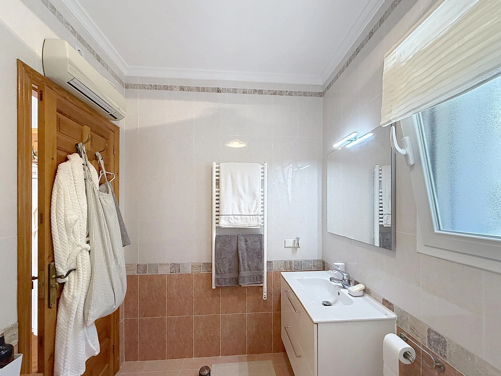 Villa independiente con vistas al mar y piscina climatizada Kalmias Cumbre del Sol Costa Blanca Norte