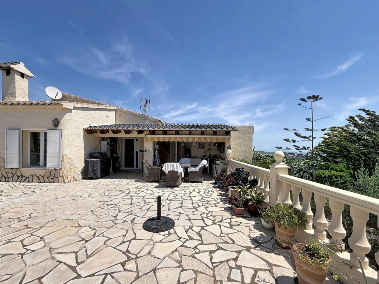 Villa en residencial magnolias cumbre del sol costa blanca norte