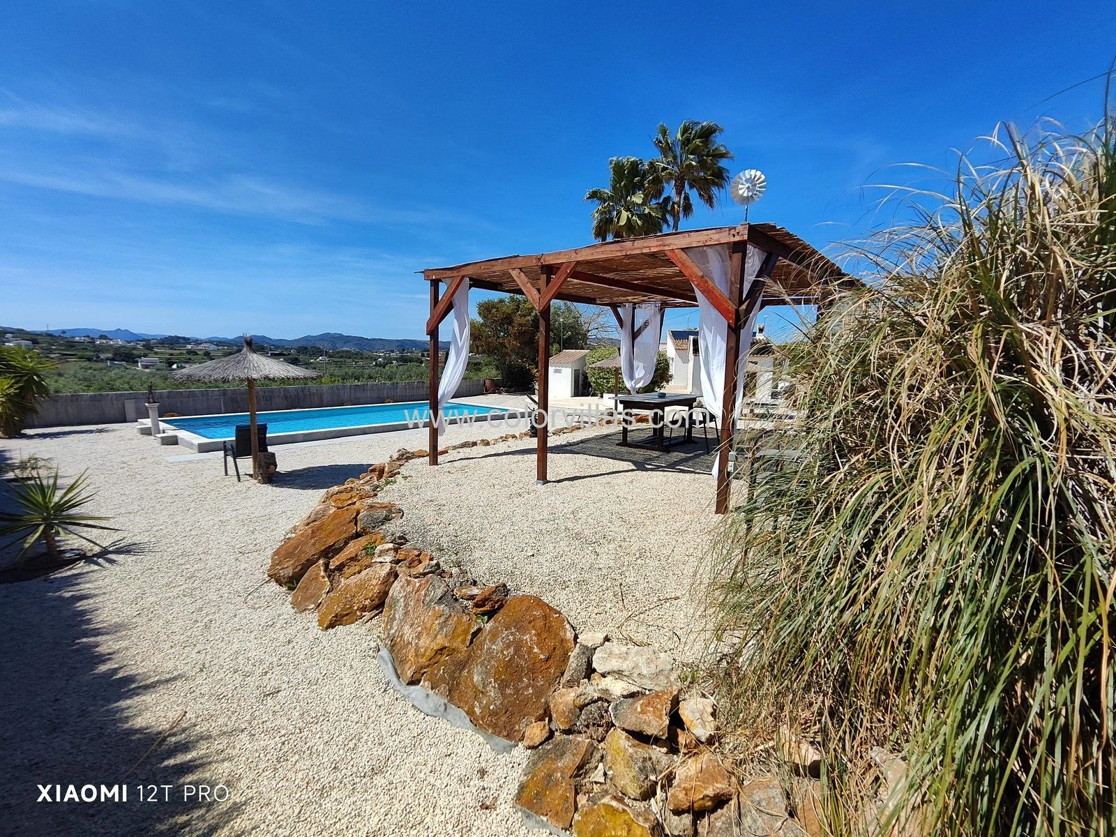 Finca reformada con piscina privada, gran parcela llana y placas solares - Teulada