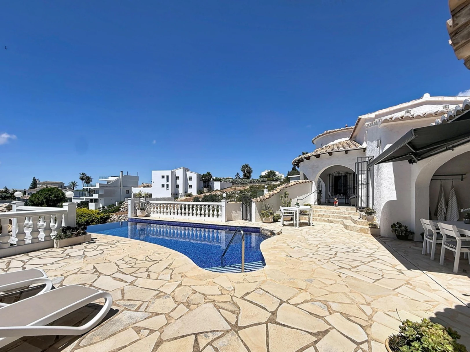 Villa independiente con vistas al mar y piscina climatizada Kalmias Cumbre del Sol Costa Blanca Norte
