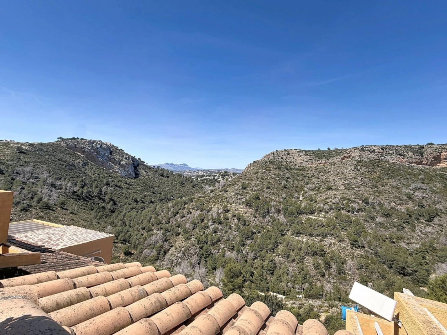 Cumbre del Sol Pueblo Montecala apartamento planta alta con vistas a la montaña