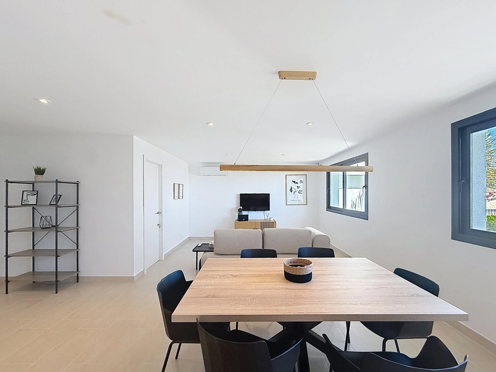 Villa contemporánea con vistas al mar y piscina desbordante privada en Residencial Magnolias, Cumbre del Sol