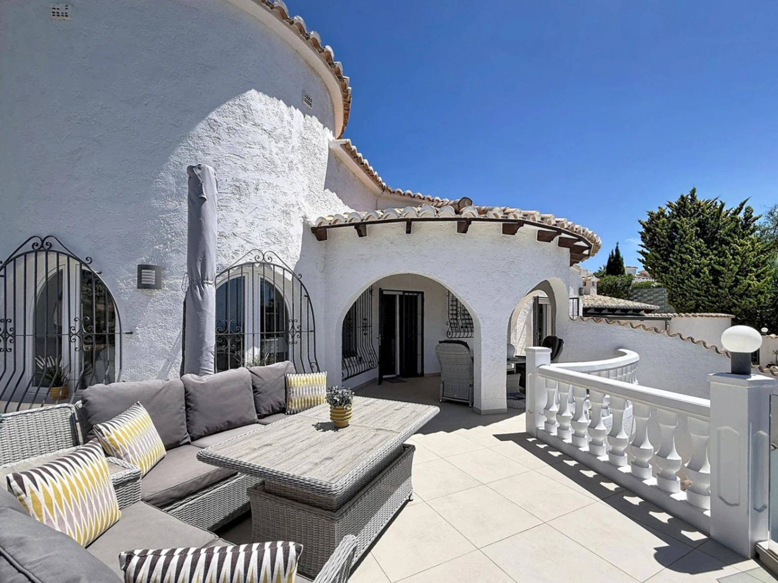 Villa independiente con vistas al mar y piscina climatizada Kalmias Cumbre del Sol Costa Blanca Norte