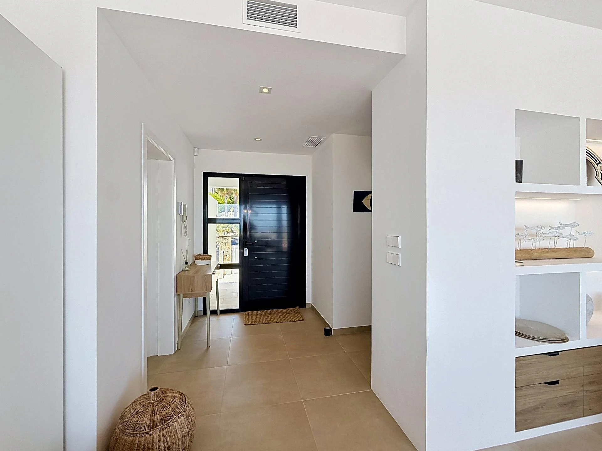 Villa contemporánea con vistas al mar y piscina desbordante privada en Residencial Magnolias, Cumbre del Sol
