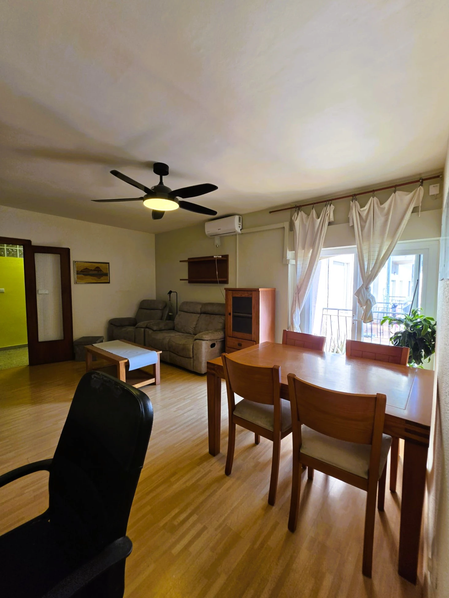 Amplio apartamento de 4 habitaciones en venta - Jalón
