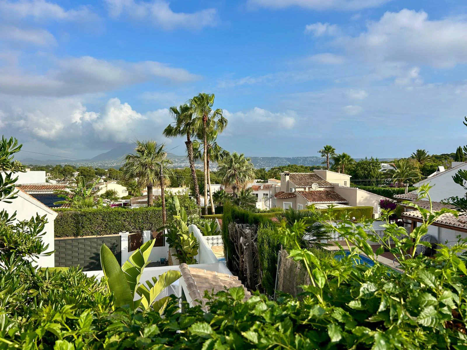 Villa mediterránea con encanto y vistas abiertas al Montgó – Jávea