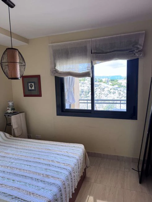 Helle Wohnung in der exklusiven Gegend von La Cala de Villajoyosa.