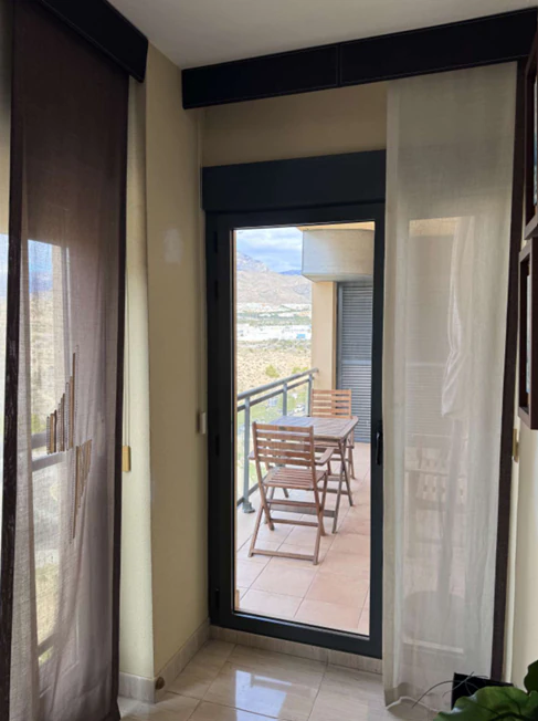 Helle Wohnung in der exklusiven Gegend von La Cala de Villajoyosa.