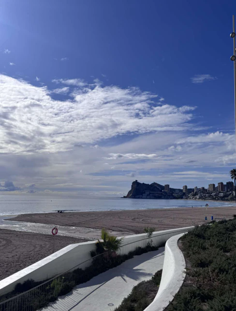 Helle Wohnung in der exklusiven Gegend von La Cala de Villajoyosa.