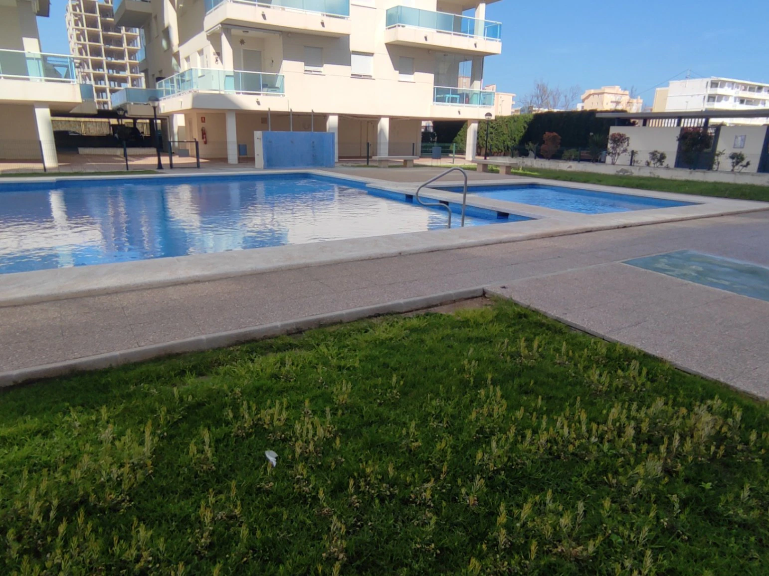 Ático dúplex con vistas panorámicas al mar – Exclusividad a 100 metros de la playa