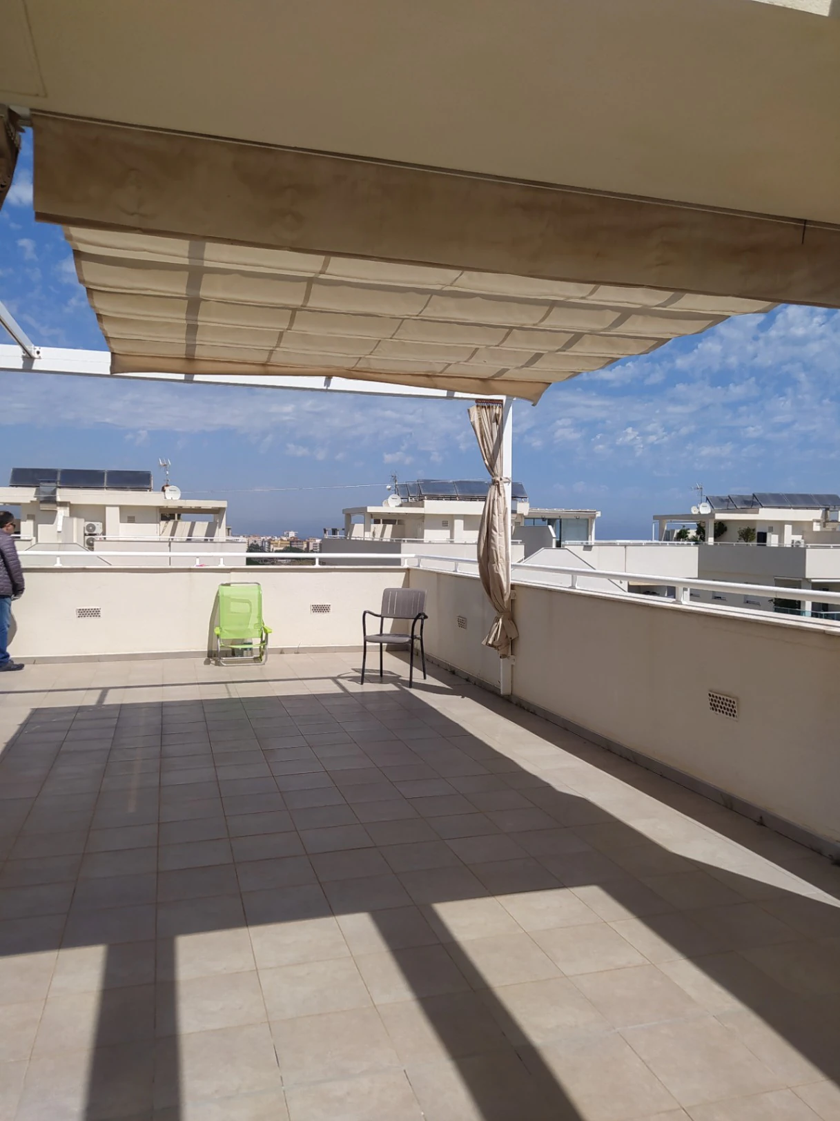 Ático dúplex con vistas panorámicas al mar – Exclusividad a 100 metros de la playa