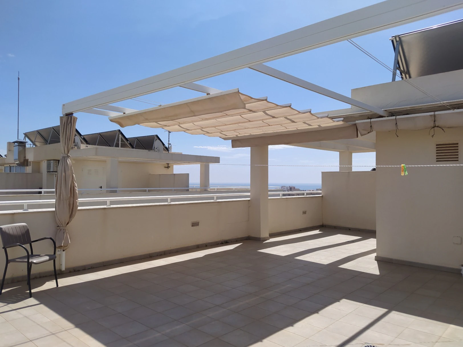 Ático dúplex con vistas panorámicas al mar – Exclusividad a 100 metros de la playa