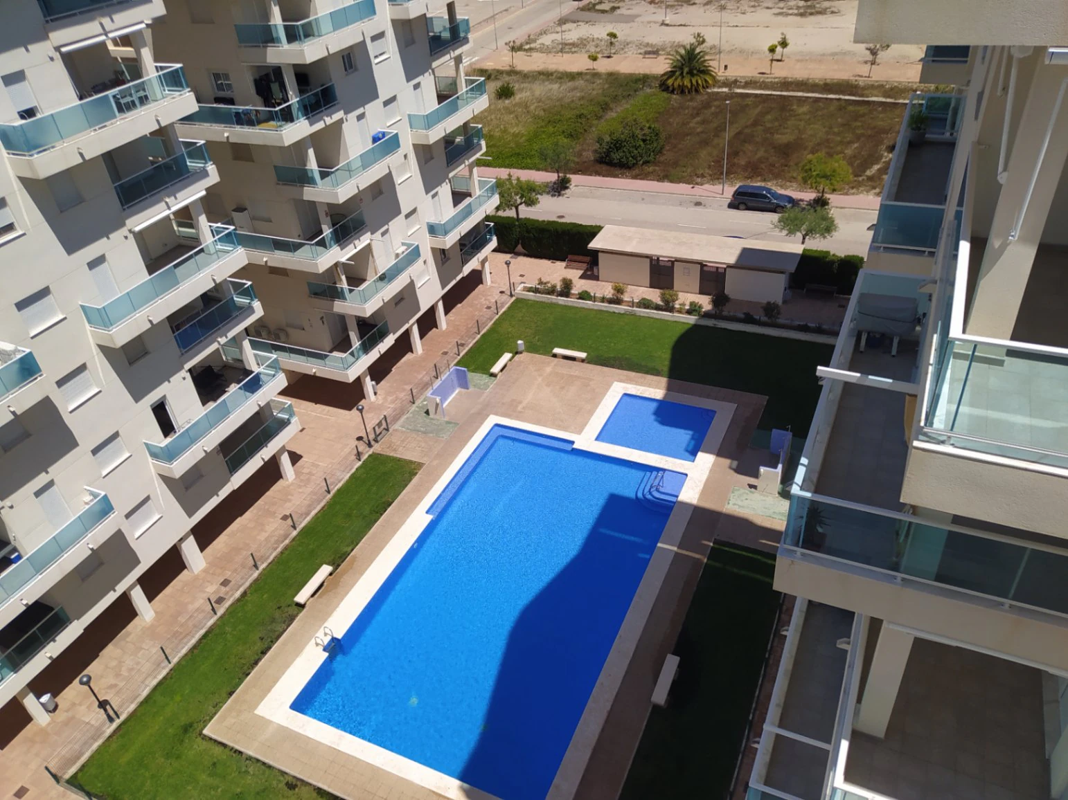 Ático dúplex con vistas panorámicas al mar – Exclusividad a 100 metros de la playa