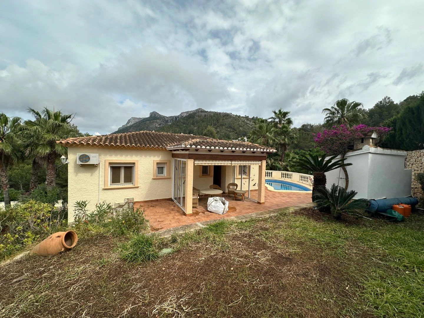 Chalet con Vistas al Mar en Venta en Dénia – Zona Montgó