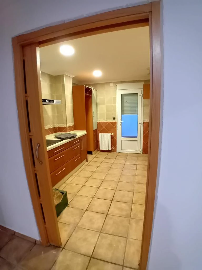 VILLA À 1 KM DU CENTRE DANS UN QUARTIER RÉSIDENTIEL