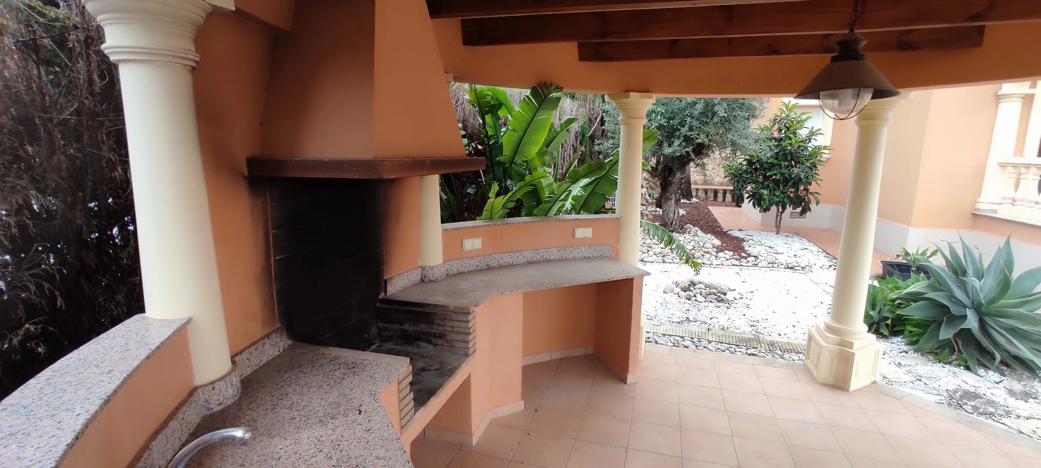 FIC072106 - Gran chalet/villa en venta  muy   amplia  con piscina privada  en Denia