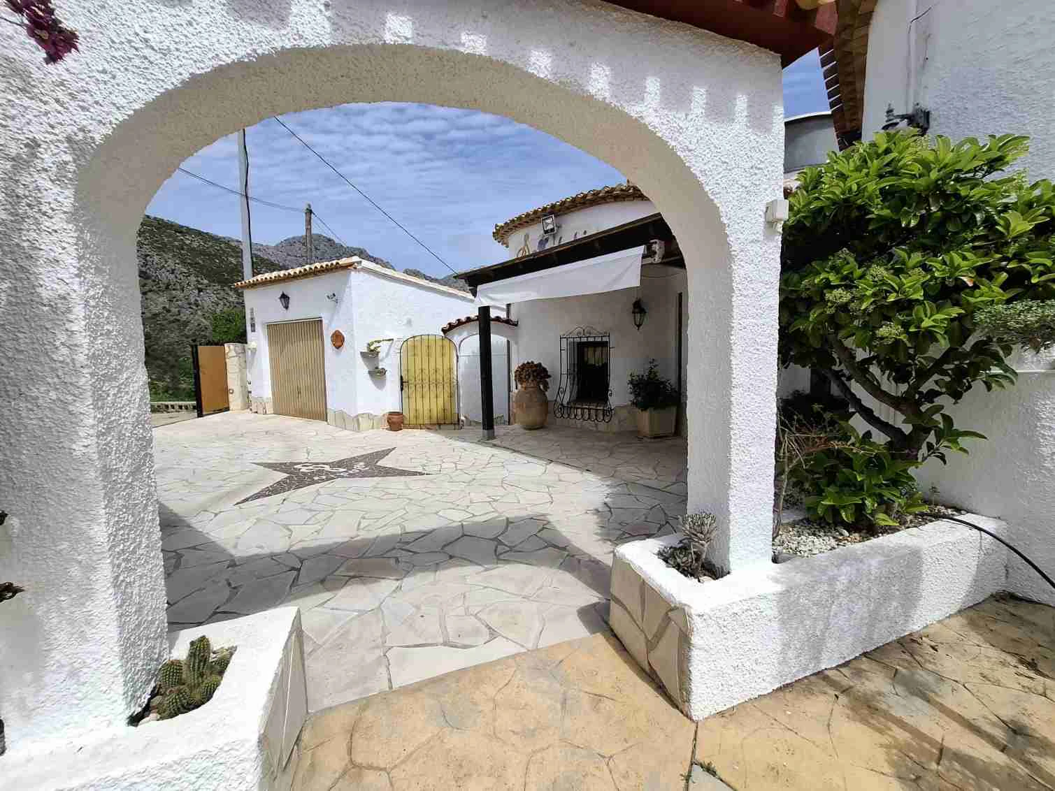HH-CD346809 - Establecimiento de ocio o hostelería con vivienda propia en venta en Sanet y Negrals