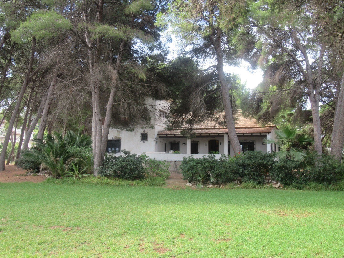 V40 - Chalet en venta en Las Rotas Denia con gran parcela de terreno