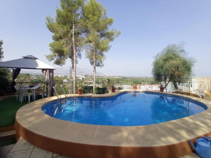 VP8 - Chalet en venta en Pedreguer con vistas