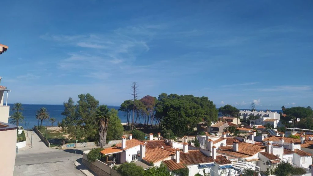 L-SC846270 - Ático con vistas, terraza y piscina a poca distancia del mar en Denia.