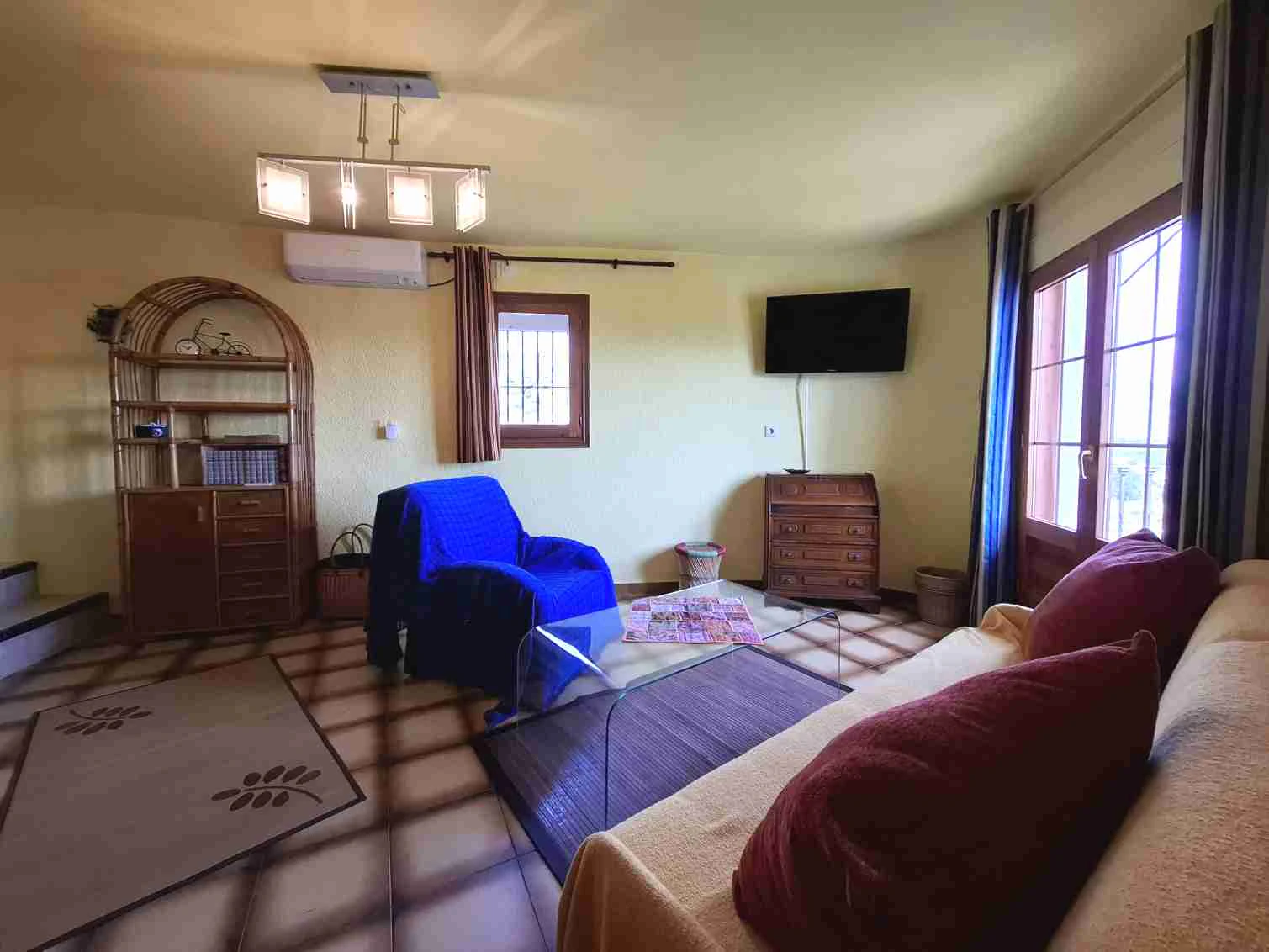 HH-CD346809 - Establecimiento de ocio o hostelería con vivienda propia en venta en Sanet y Negrals