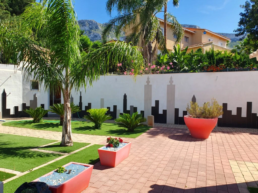 VP22 - Chalet renovado en Denia en venta con vistas al Mar