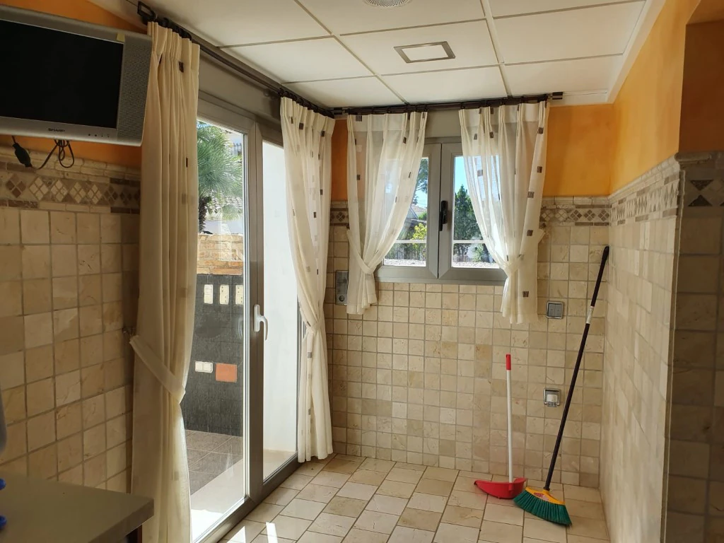 VP22 - Chalet renovado en Denia en venta con vistas al Mar
