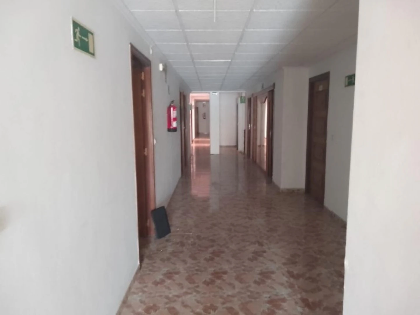 L07 - Edificio y negocio de hostal en venta en Denia, alicante.